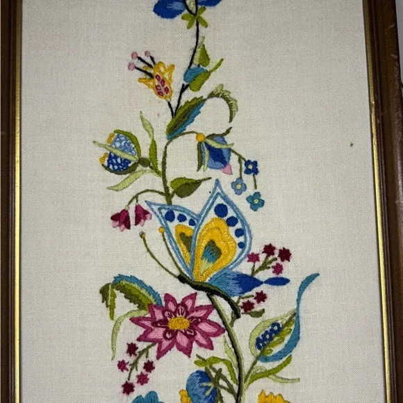 Vtg Framed Crewel Embroidery Flowers Floral Bouquet Needlework Art on Linen